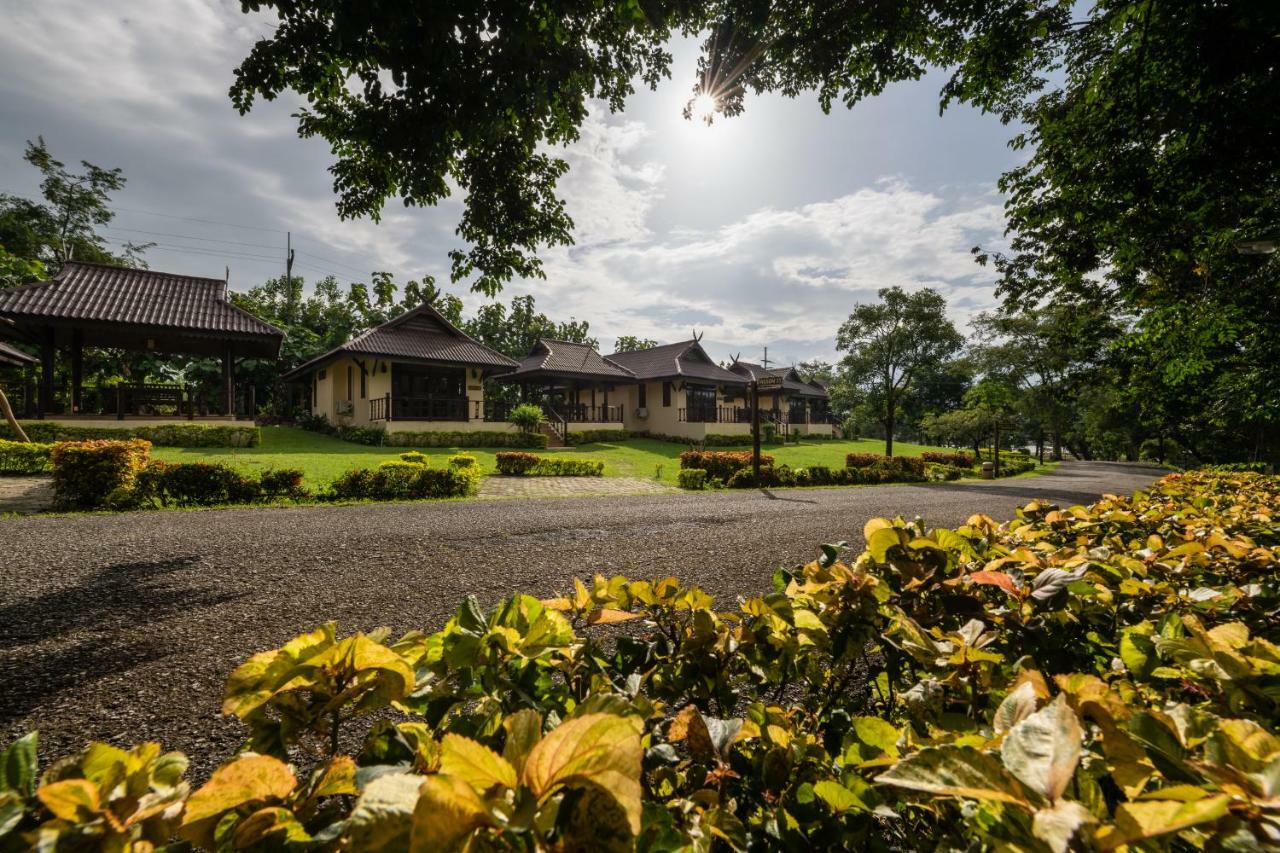Doi Inthanon Riverside Resort Chom Thong Dış mekan fotoğraf